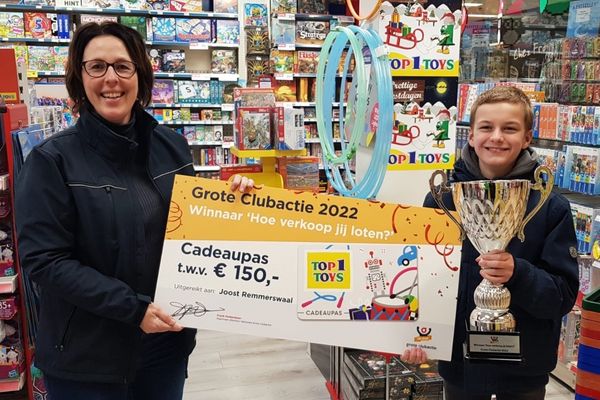 Joost winnaar winactie hoe verkoop je loten 600x400 Joost (12) van de Alkmaarsche ijsclub wist met zijn inzending nummer 1 te worden