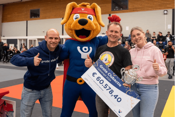Cluppie op bezoek bij sportschool geelhoed
