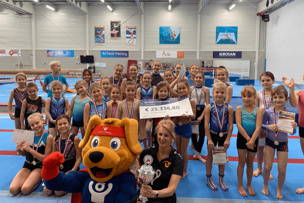 Cluppie opbrengstcheque Hazenkamp Gymsports